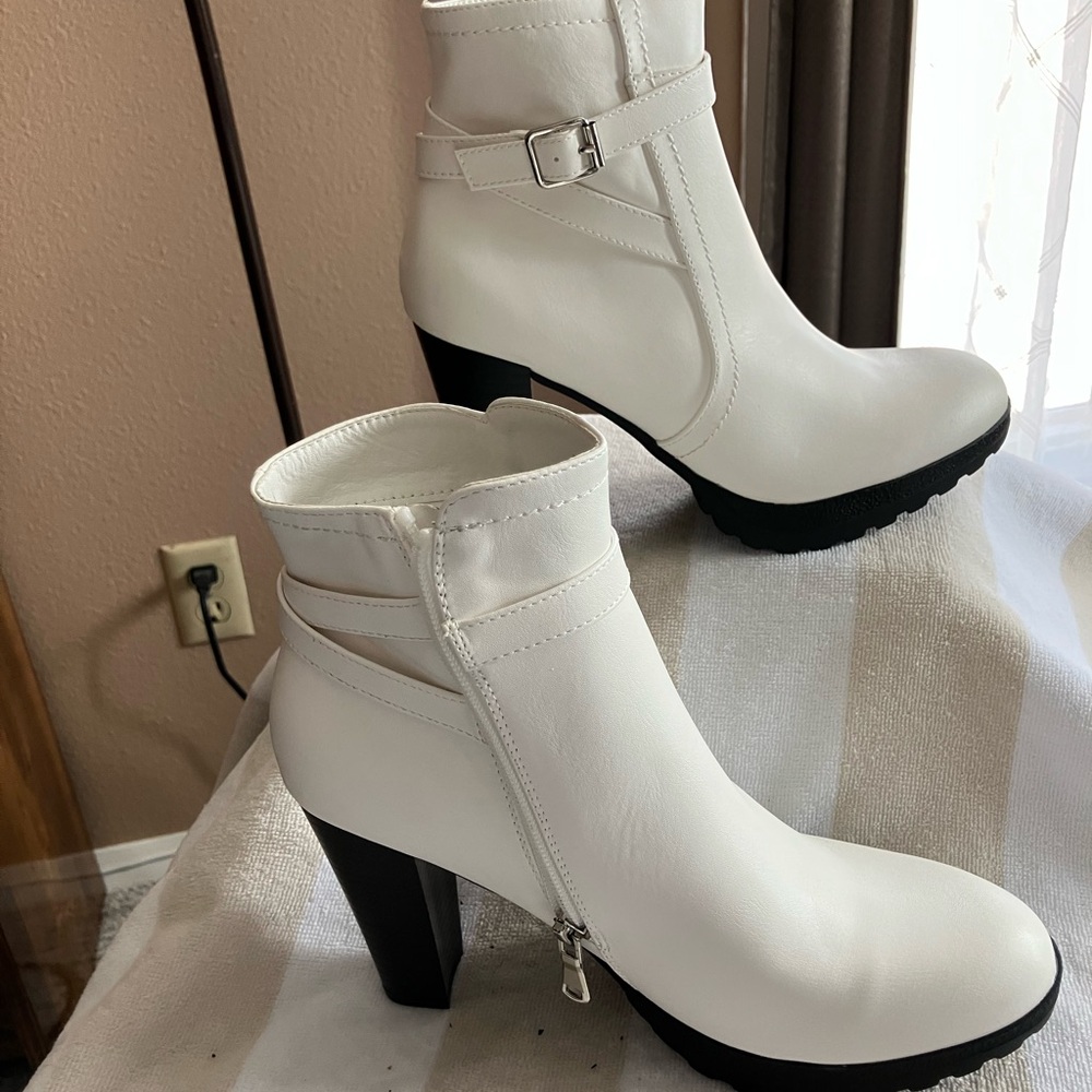 ID Required Size 8 White Ankle Heeled Boots with Buckle Strap